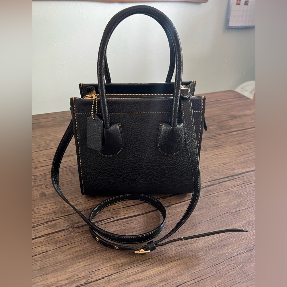 Coach 1941 Cashin Carry 22 in Black